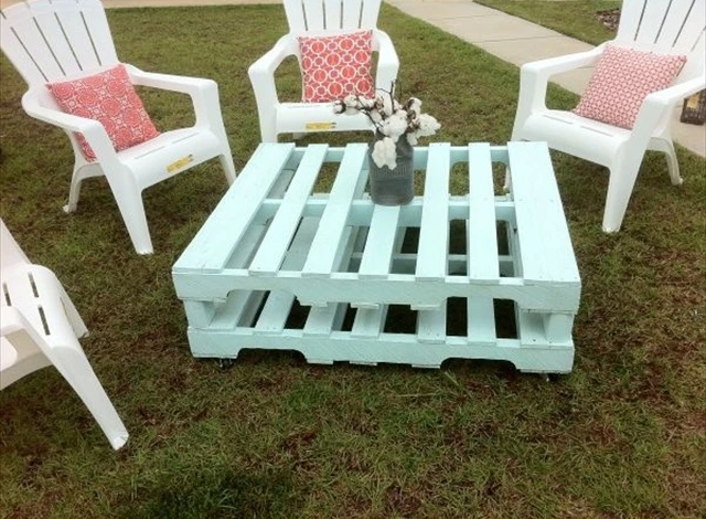 pallet-table-and-chair.jpg